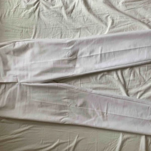  - Vita kostymbyxor ifrån Cubus, endast använda 2 gånger. 