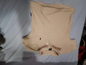 Ralph Lauren croptop  - Oanvänd Ralph Lauren croptop, enbart testad. Storlek 36 men passar även 34 då den är ganska tajt & liten. Betalas via Swish & frakt betalas av köparen. 🌼