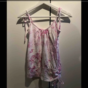  - Sött linne aldrig använt från Gina Tricot. Frakt 42kr