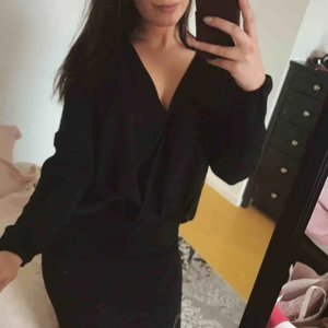  - Snygg svart blus från HM