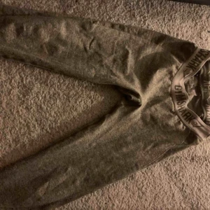  - Gymshark leggings Använda enstaka gång Säljer pga känner mig inte bekväm i leggings