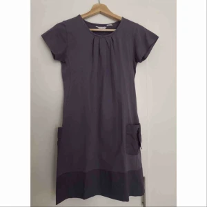  - Lila klänning lite använd. Fint skick 
