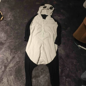  - Panda dräkt. 50kr frakt. Kirugami