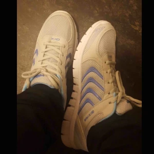 Skor - Tränningsskor Storlek 39/40 