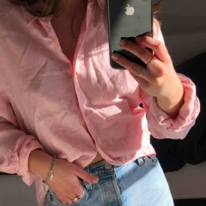  - Linne skjorta! (100% linne)! Så fin färg nu till våren och sommaren! Frakt: 20kr