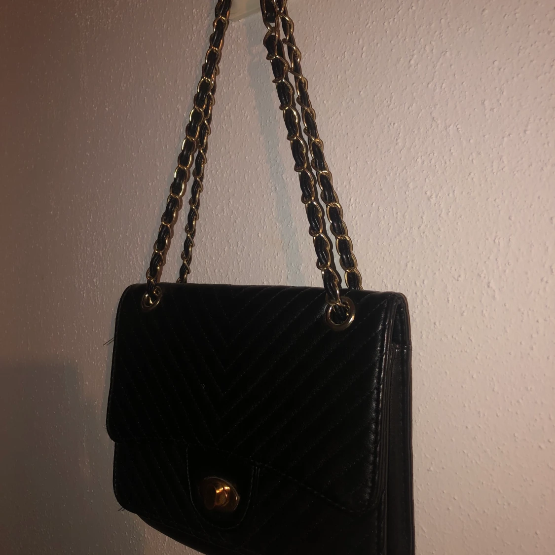 Svart, större väska - 90