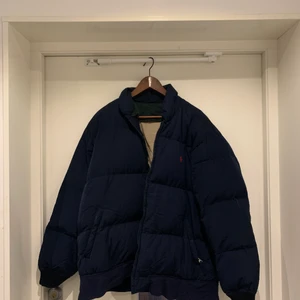 Ralph Lauren puff jacka  - Vintage puff jacka höst/vinter. Storlek XL men sitter som L 