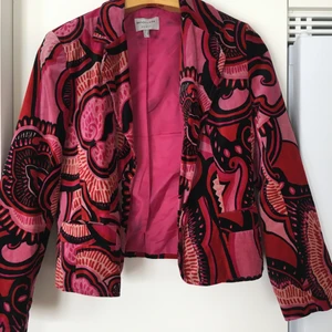 Blazer i stl 40 - 100% sammets bomull blazer märke är bandolera . Stl M 