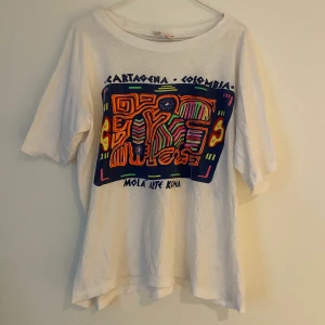 Tshirt - Sjukt skönt material!!!