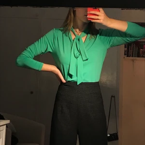 Lindex knytblus - Bra skick. Använd c:a 2 gånger. 