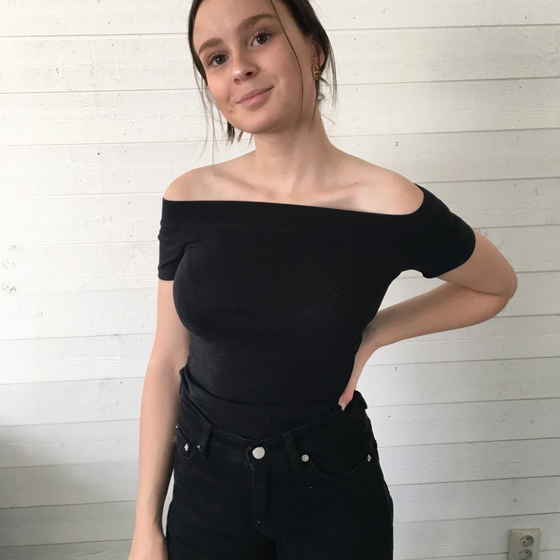 Svart offshoulder tröja storlek XS