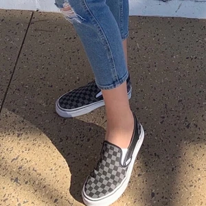 Vans checkered print - Säljer dessa as snygga skorna som tyvärr är för små för mig. De är aldrig används eller något så de är verkligen i nytt skick. Fortfarande kvar i lådan. Buda gärna.