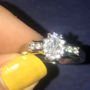 Ring  - Säljer den här ringen då den är för stor för mig.