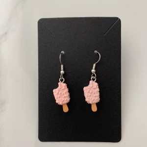 Örhängen💜 - Örhängen✨ 39kr + 15kr frakt🌟