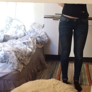  - Jättesköna crocker-jeans med låg midja. 🌺