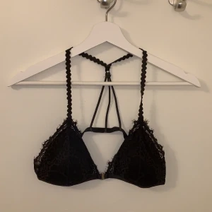 Bh - En jätte snygg murk brun bh från bik bok som jag aldrrig andvänt. FRI FRAKT