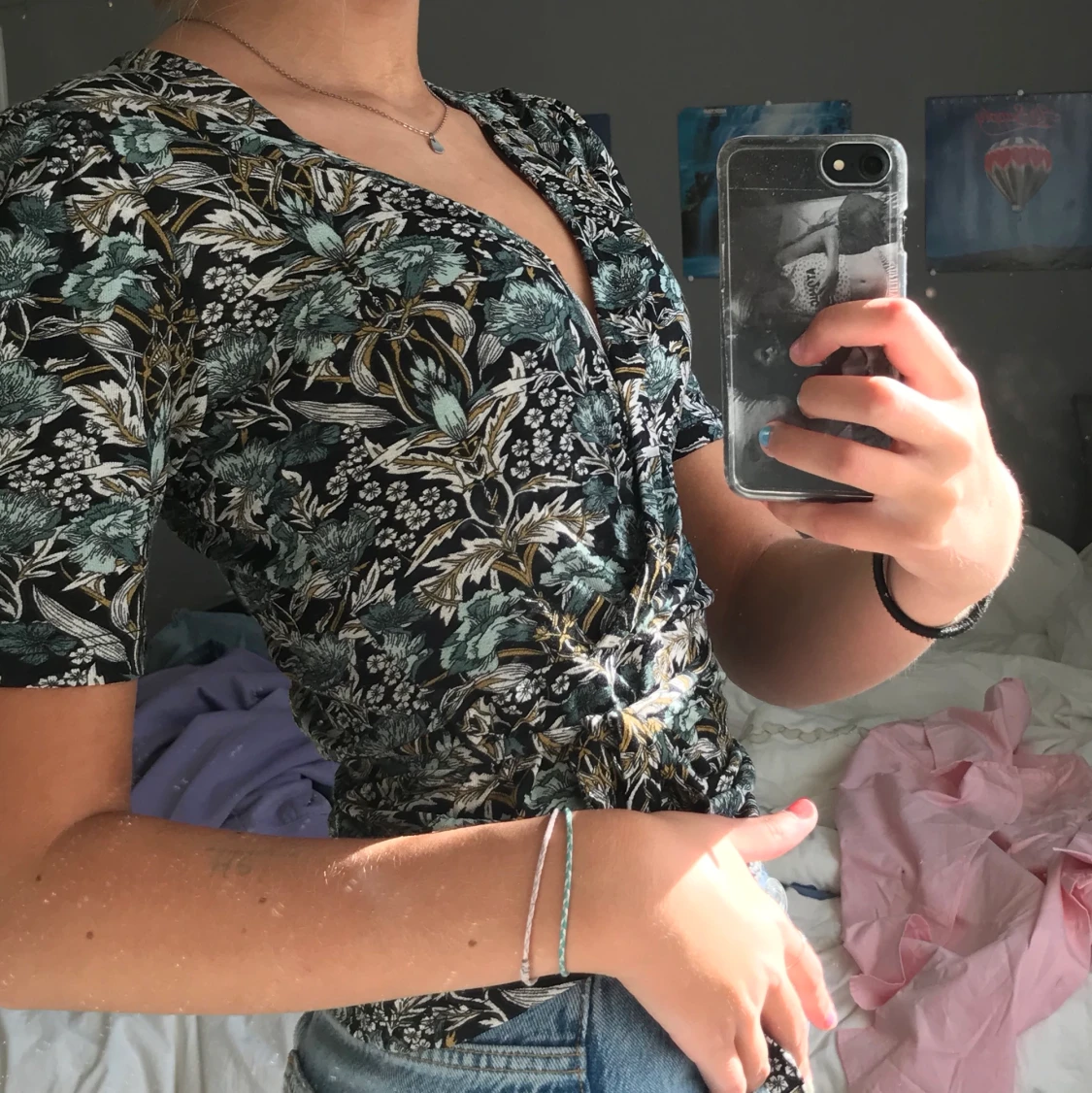 Blommig blus från Gina Tricot - 90