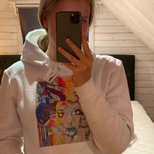 Thecoolelephant hoodie - Aldrig använd men testad 2 ggr, är i jättefint skick och sitter sjukt bra!
