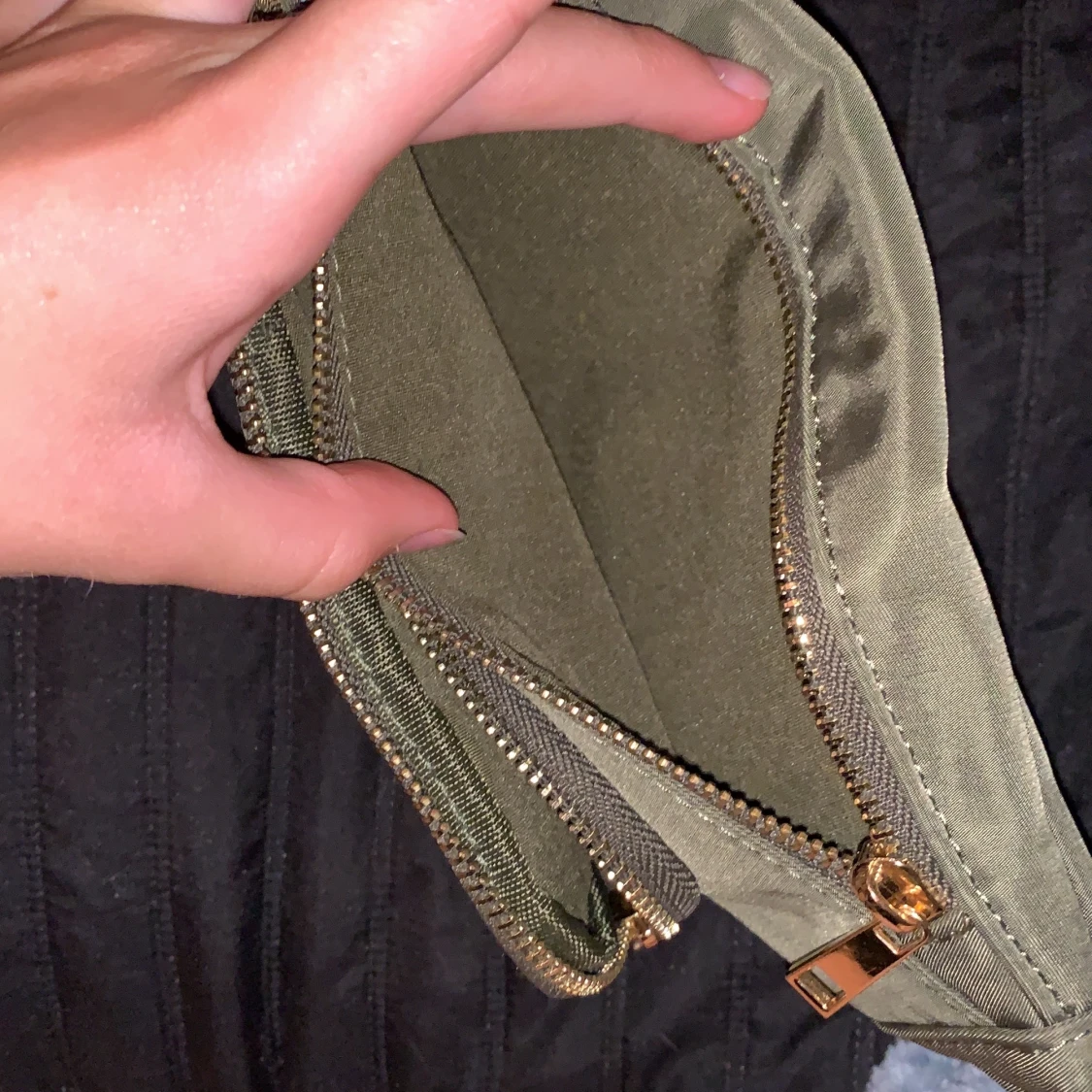 Militärgrön magväska:) - 90