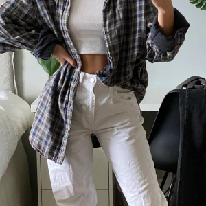 Rutig skjorta Malboro - Rutig herr skjorta, vintage malboro. Mjukt material och sjukt trendig nu till hösten. Budgivning avslutas på fredag kväll✨ Köpare står för frakt