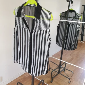 Topp - Transparent topp svar vit randig