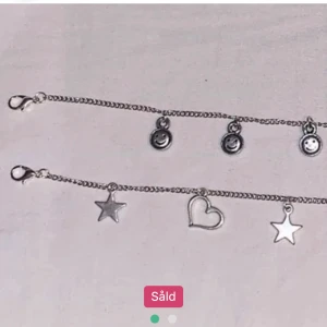 Coolt Armband - säljer detta super coola smiley armband med 5 smileys på!💗 (Lånad bild)