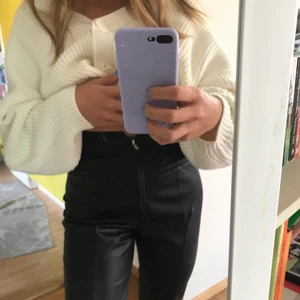 Skinnbyxor - Skinnbyxor från H&M, storlek 38. Passar mig som har 36/38. 50 kr + frakt ✨