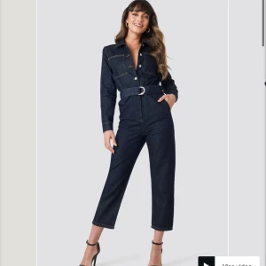 Nakd jumpsuit  - Säljer denna jumpsuiten från Nakd, nyskick. Perfekt till hösten 😍 nypris är 600kr men säljer för 240kr. Storlek 36