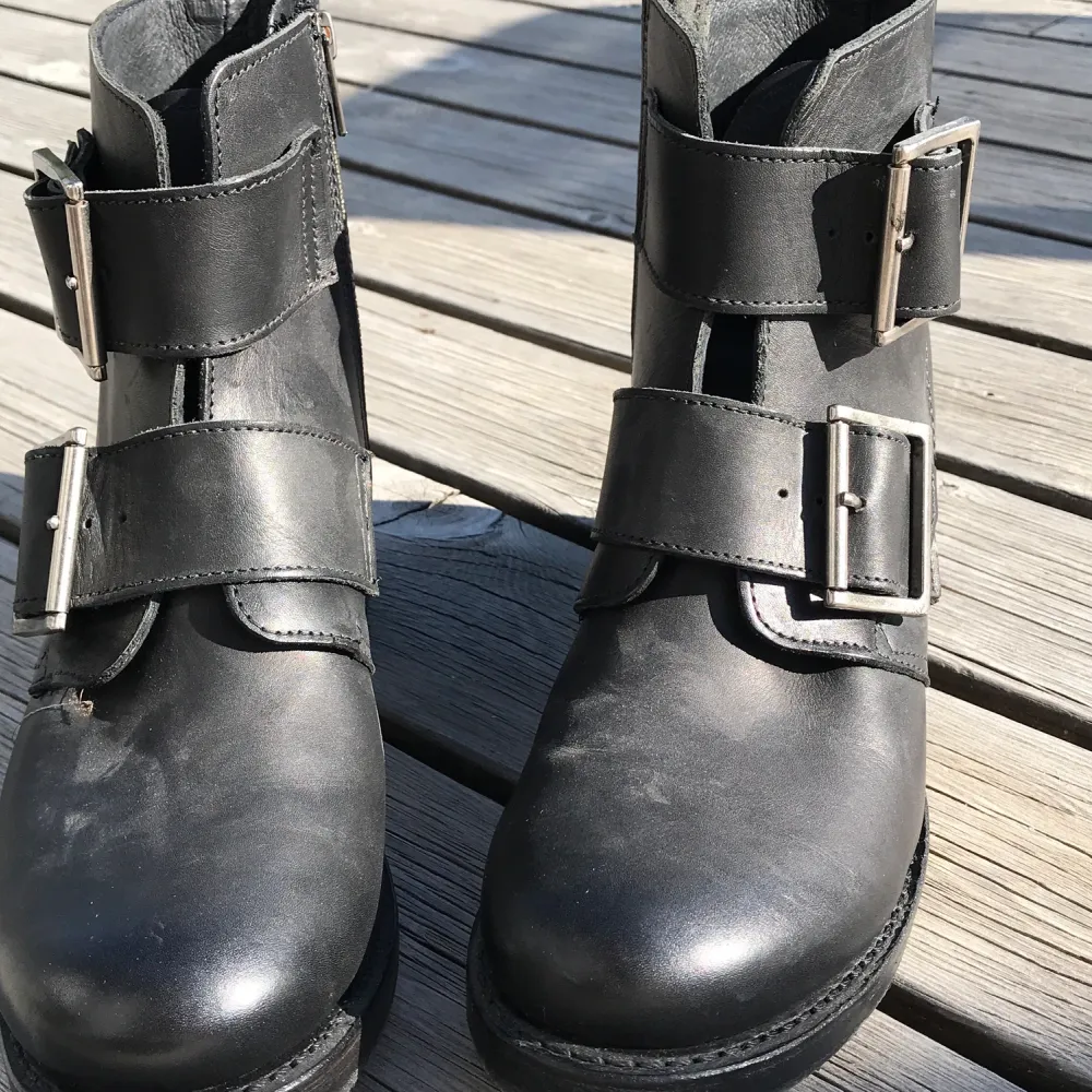 Fresh amerikanska Frye boots i Dam 42. Fin läder och knappt använda. . Skor.