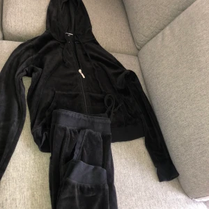 Mjukis set - Set från Fashion Nova. Lite för korta för mig, är 172cm. 