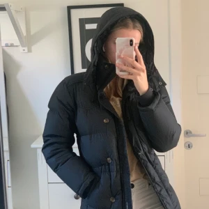 Boomerang jacka!! - Svart boomerangjacka i strl xs! Använd 1 vinter! Nypris 5500kr