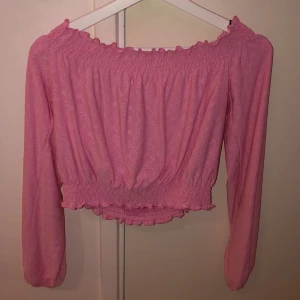 Rosa off shoulder tröja  - Helt oanvänd off shoulder tröja 