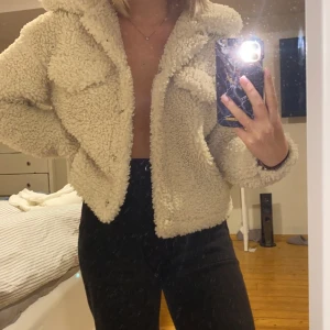 Höstjacka - Skitsnygg jacka från Gina perfekt till hösten! Säljs inte längre på hemsidan vad jag har sett