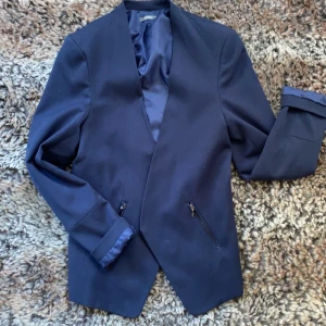 Kavaj - Snygg kavaj, knappt använd. Storlek S 