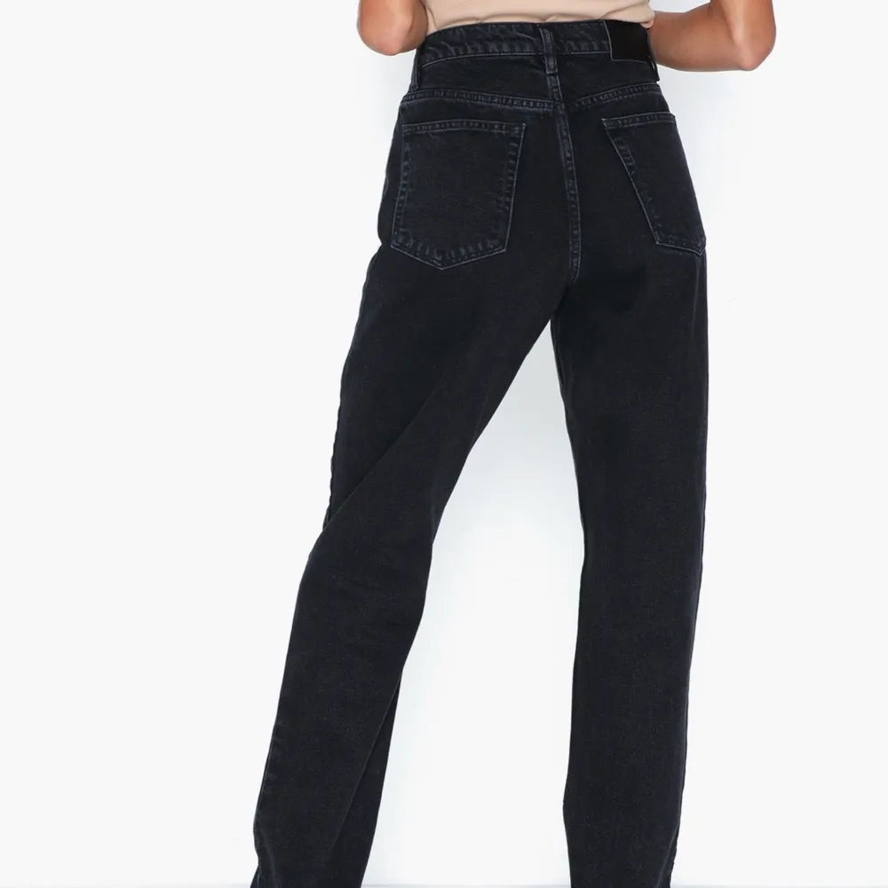 Långa jeans från nelly. Aldrig använda, nyskick! 100 vid snabb affär. Jeans & Byxor.
