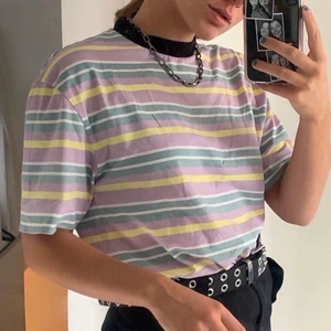 Asos - Snygg t-shirt i jättebra skick! Frakt tillkommer ✨