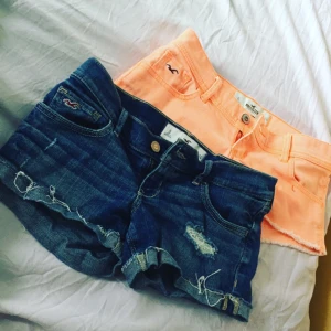  - Två Hollister shorts, båda för 200kr