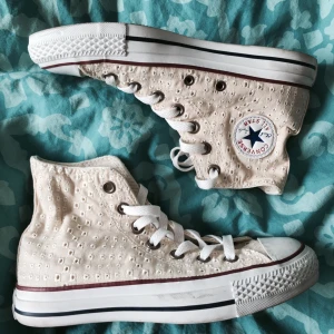  - Converse, som broderattygisch!