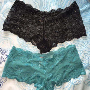  - 2st trosor. Stl S. Från Wonderland. Oanvända