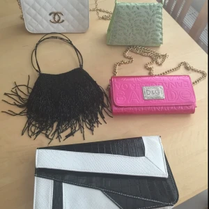  - Fina festväskor, vissa är helt nya, aldrig använda