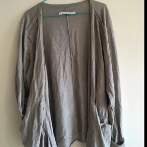  - Snygg cardigan från fifth avenue shoe repair