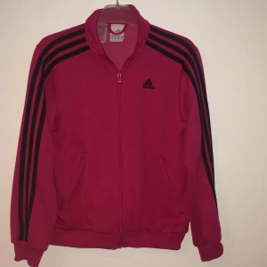  - Rosa adidas kofta aldrig använd