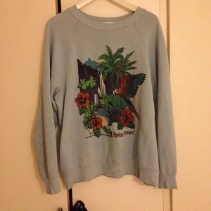 Collegetröja - trotjänare. Storlek ca L (herr). Hämtas i Malmö eller fraktas mot betalning - Collegetröja - trotjänare. Storlek ca L (herr). Hämtas i Malmö eller fraktas mot betalning