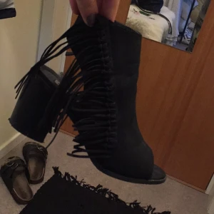  - Skor från Nelly. Använda 1 gång. 
🌸