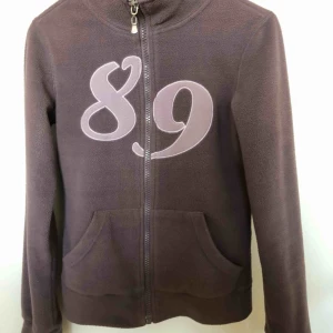  - Varm fleece Xs/S☃️ Bra skick 35 kr 🚫Djurfritt och rökfritt hem 📬Kan skickas mot fraktkostnad