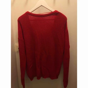  - Stickad tröja från NA-KD🌸 Storlek S Köparen står för frakt