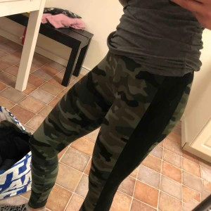  - Från Urban Classics, oanvända med lappar kvar. 