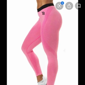  - Better Bodies curve tights hot Pink. Något slitna i midjebandet, men inget som stör funktionen. Smickrande!