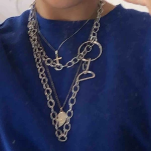  - snyggt kedjehalsband! ❤️ ursnygg att ha själv eller med andra halsband