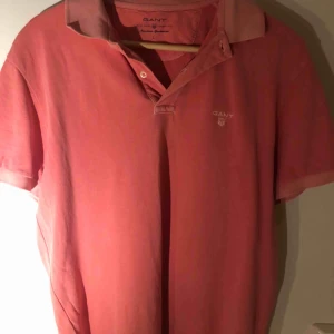  - Gant piké  Snygg färg Storlek L herr Sälj pågrund utav att den tyvärr är för stor, inga fel på den 